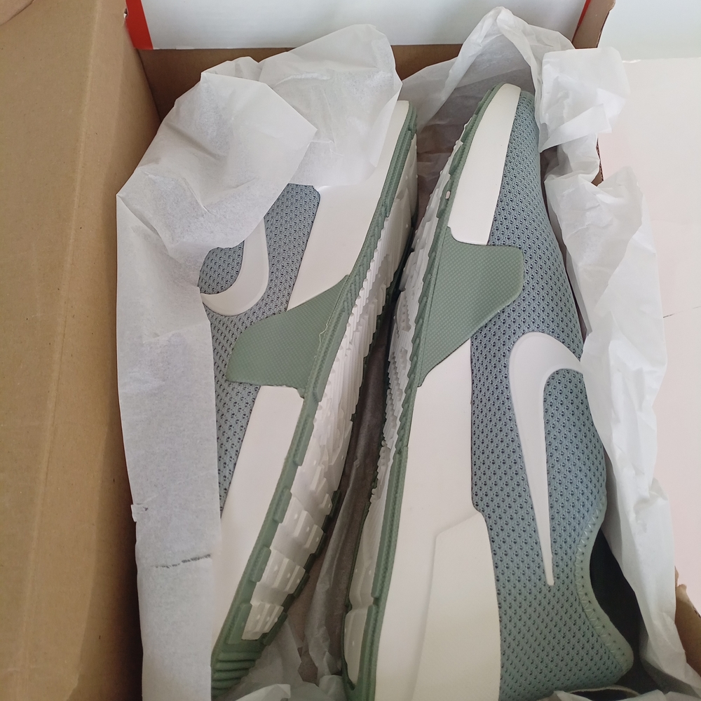 Nike Ashin Modern Grey White Sneakers Breathable Mesh WMN Size US 10 New In Box
